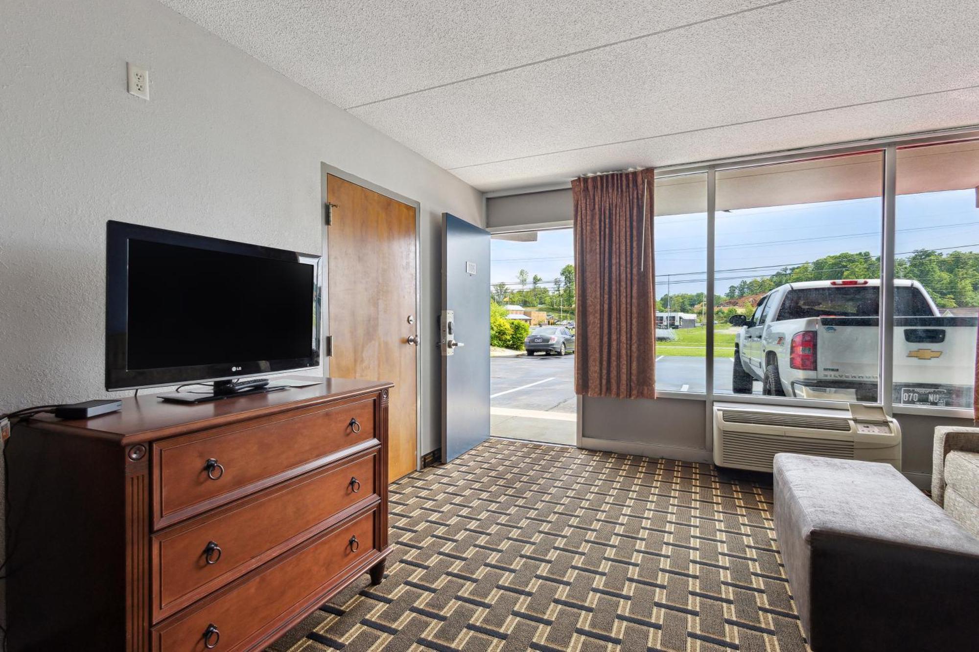 Relax Inn By Oyo Greeneville Near Hwy Us-321 エクステリア 写真